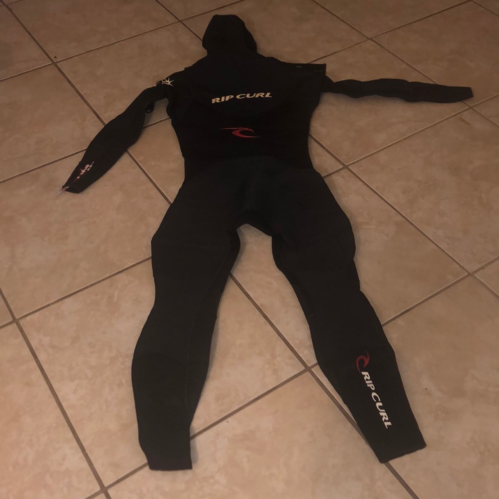 Brand new with tags 🏷 wet suit .